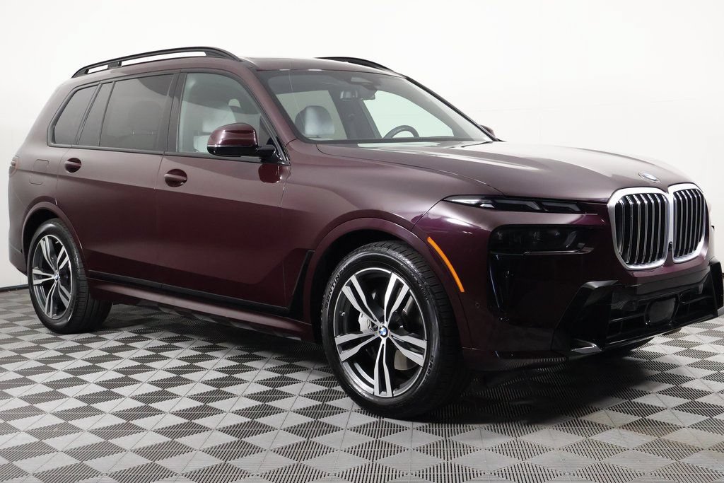 Used 2024 BMW X7 xDrive40i w/ Executive Package AWD/4WD image 3