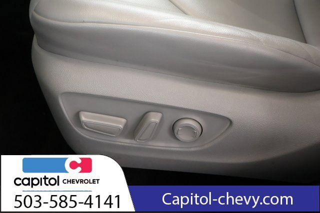 Used 2022 Toyota Highlander XLE AWD/4WD image 13