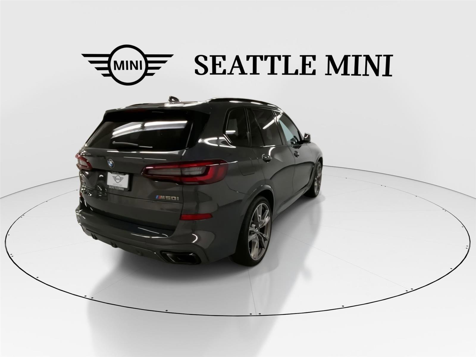 Used 2021 BMW X5 M50i w/ Executive Package image 11