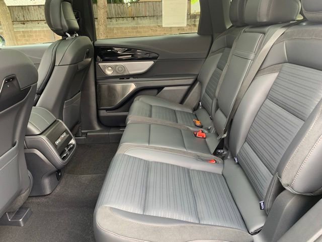 New 2025 Lincoln Nautilus Reserve image 18