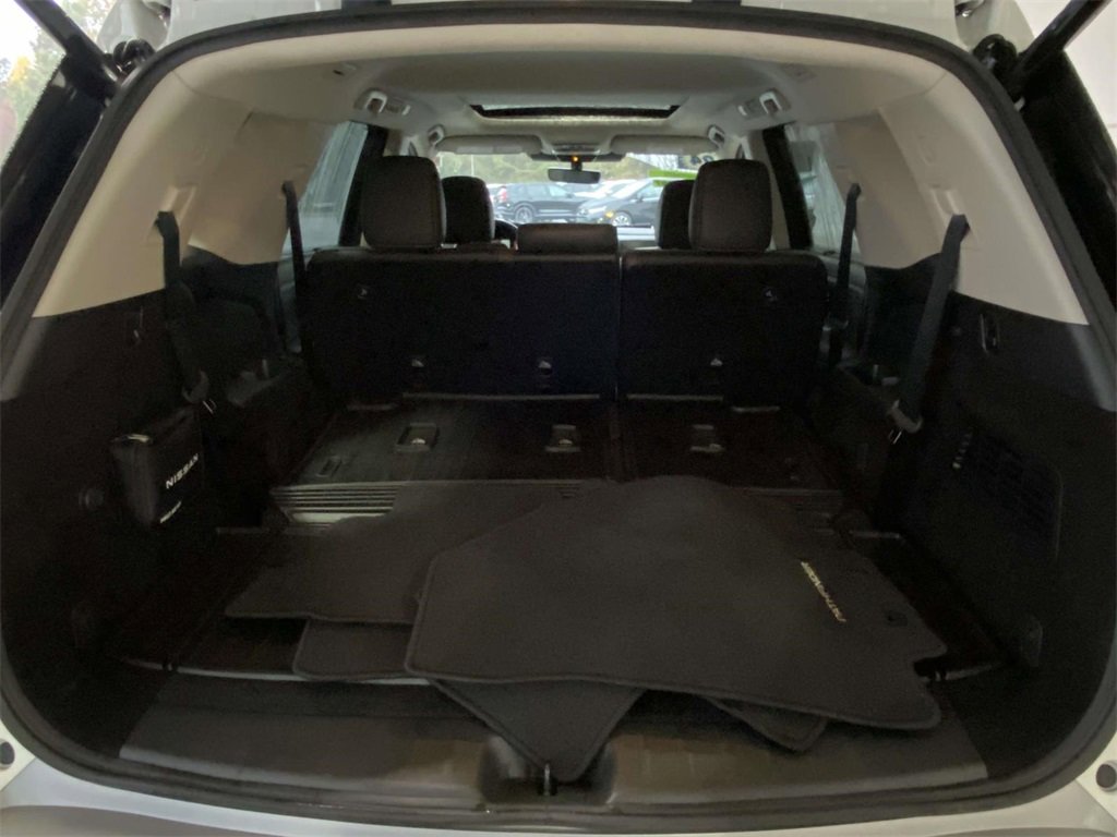 Used 2024 Nissan Pathfinder Platinum w/ Cargo Package image 31