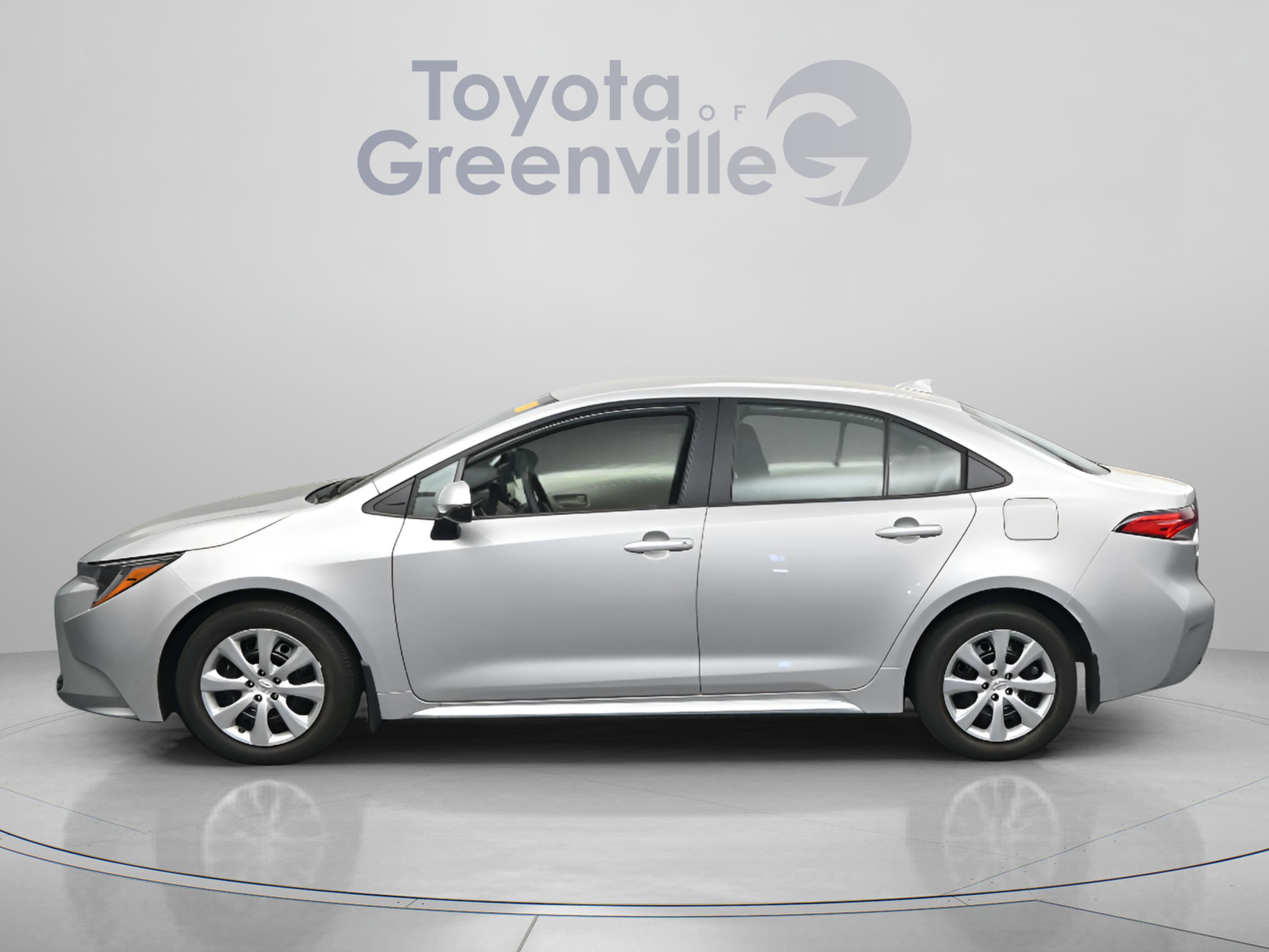 Used 2025 Toyota Corolla LE image 5