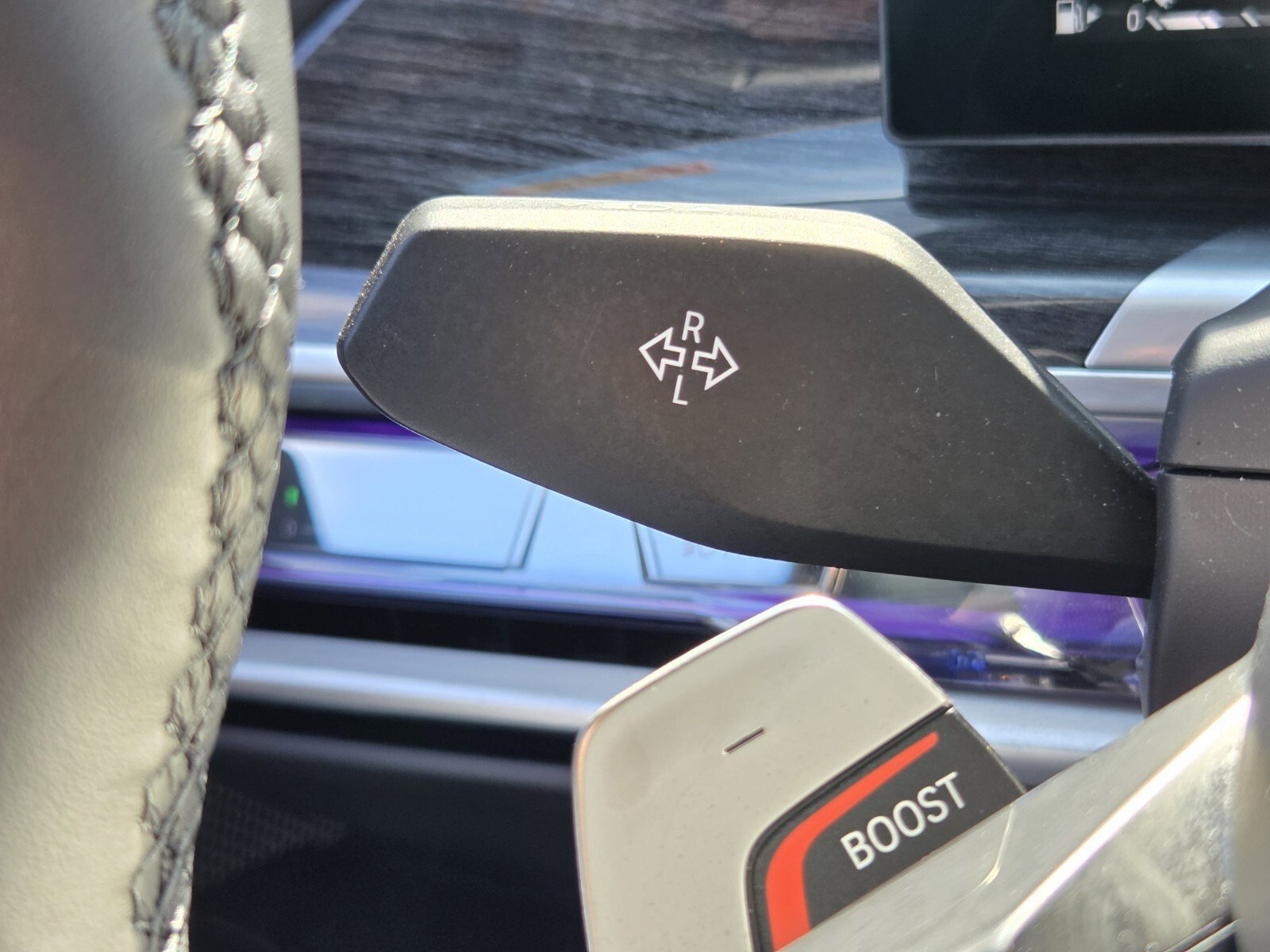 New 2026 BMW 750e xDrive w/ Executive Package image 29