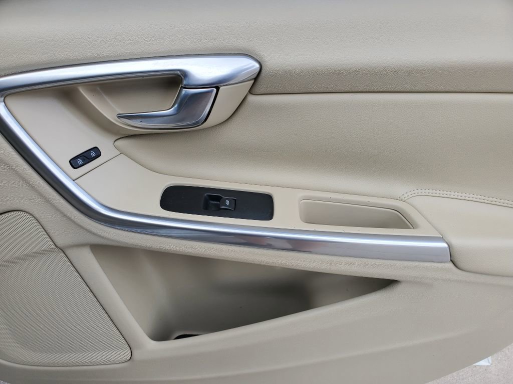 Used 2015 Volvo V60 T5 Premier FWD image 39