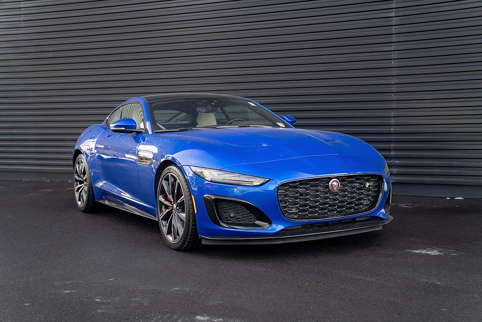 Used 2022 Jaguar F-TYPE R image 22