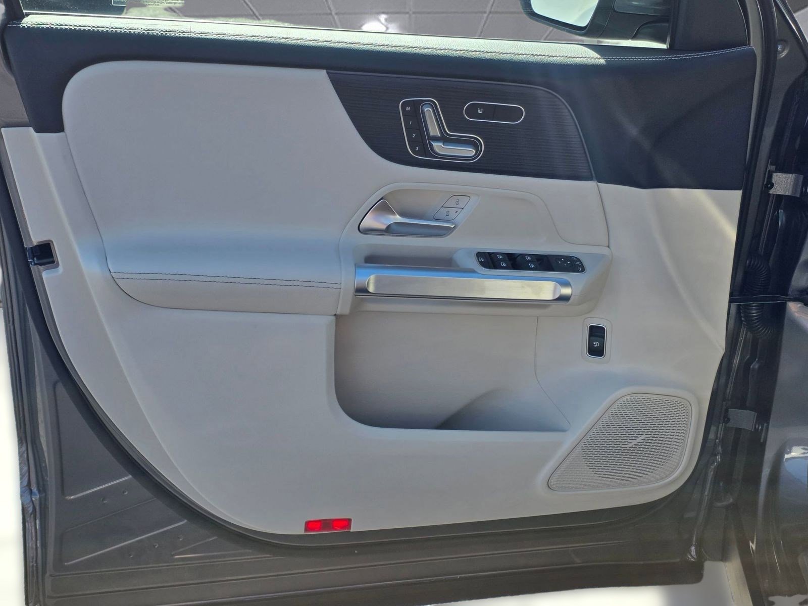 New 2026 Mercedes-Benz GLB 250 4MATIC image 24