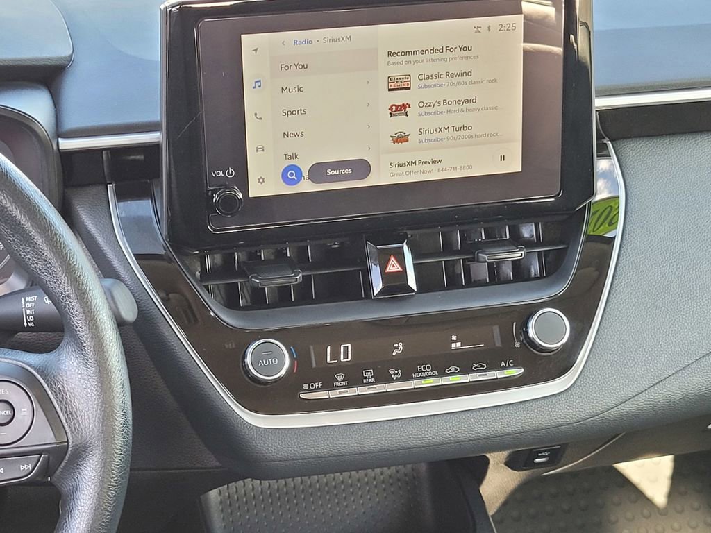 Used 2025 Toyota Corolla LE image 12