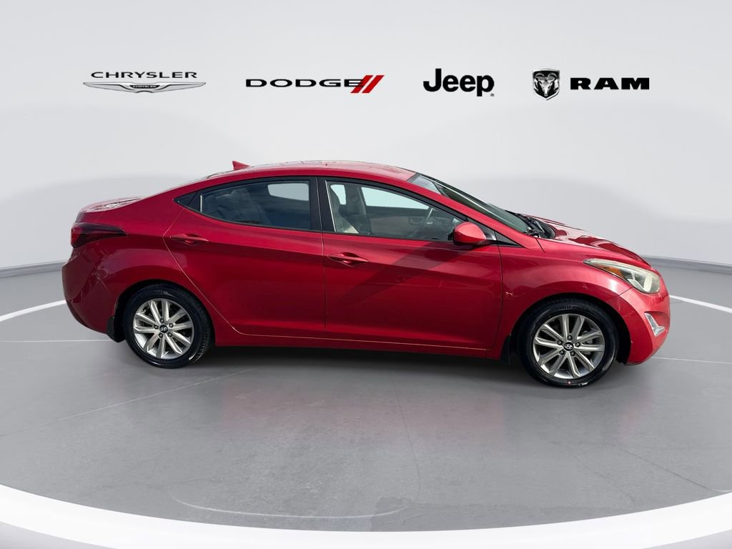 Used 2014 Hyundai Elantra SE w/ Option Group 02 FWD image 2