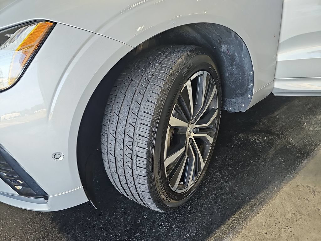 Used 2023 Volvo XC60 B5 Plus w/ Climate Package AWD/4WD image 34