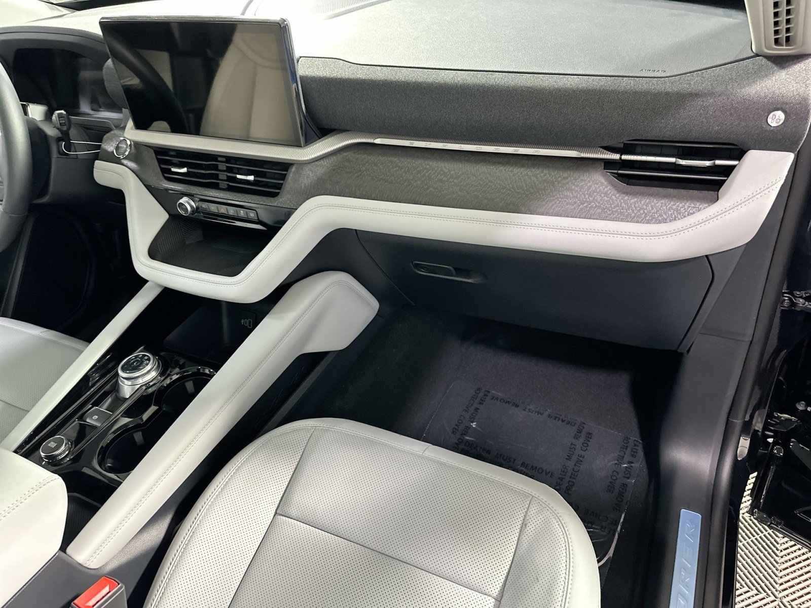 New 2026 Ford Explorer Platinum w/ LUX Leather Package image 35