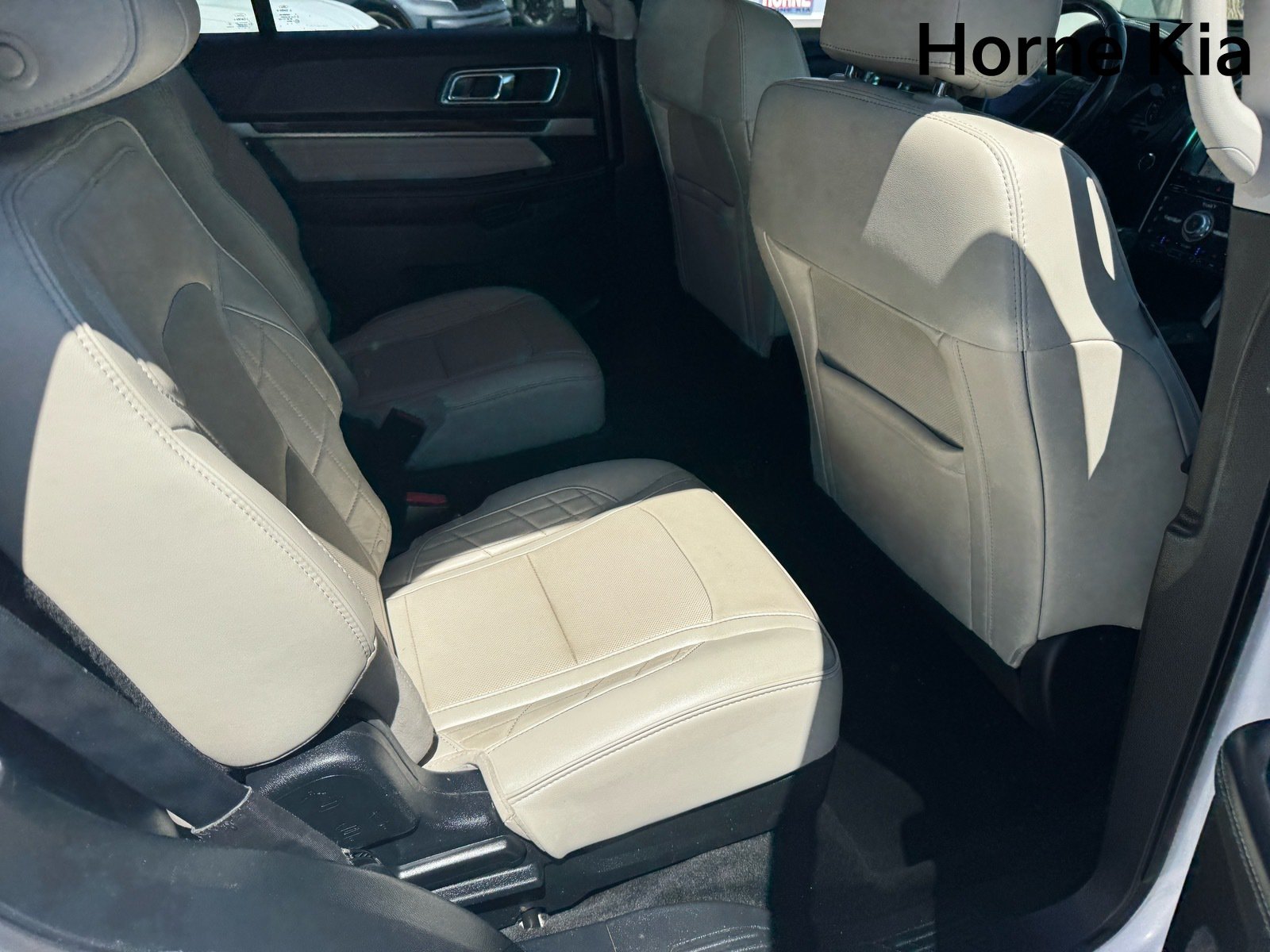 Used 2017 Ford Explorer Platinum AWD/4WD image 28