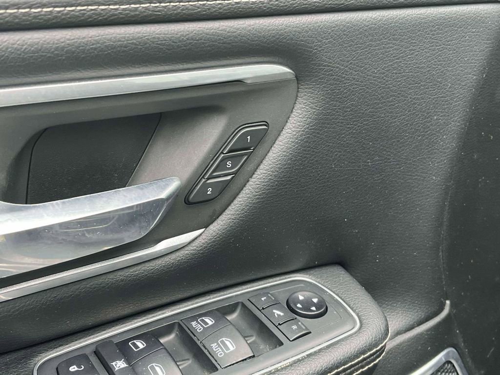 Used 2020 RAM 1500 Laramie w/ Sport Appearance Package AWD/4WD image 14