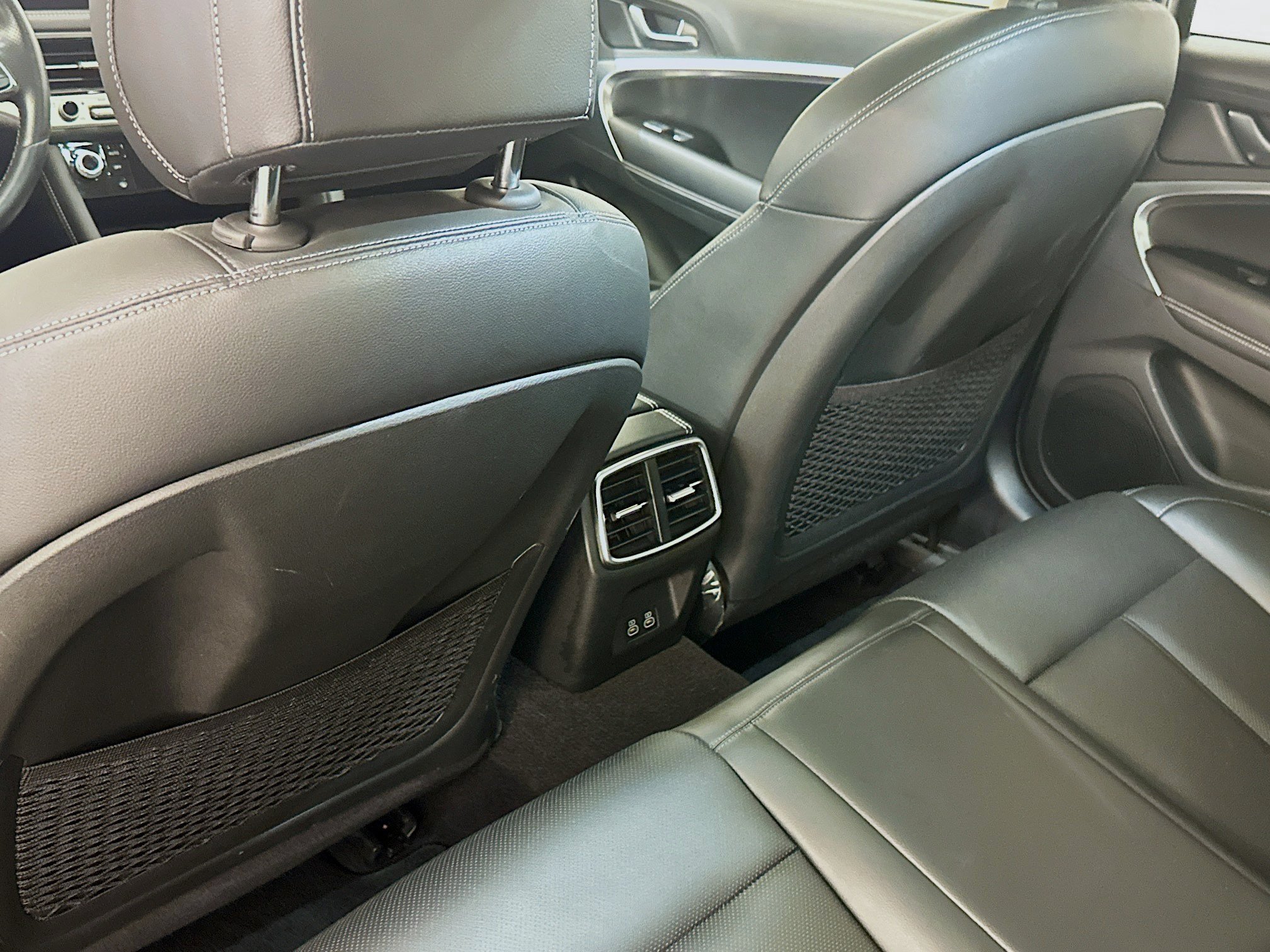 Used 2025 Genesis G70 2.5T AWD/4WD image 28