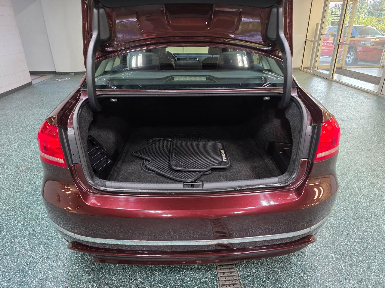 Used 2013 Volkswagen Passat TDI SE FWD image 20