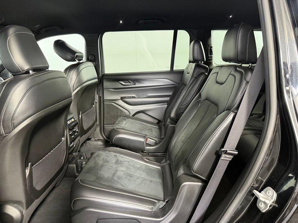 Certified 2025 Jeep Grand Cherokee L Laredo RWD image 15