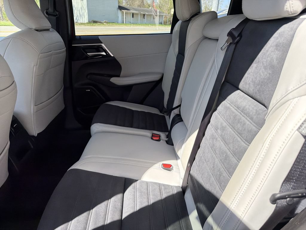 New 2026 Mitsubishi Outlander SE AWD/4WD image 12