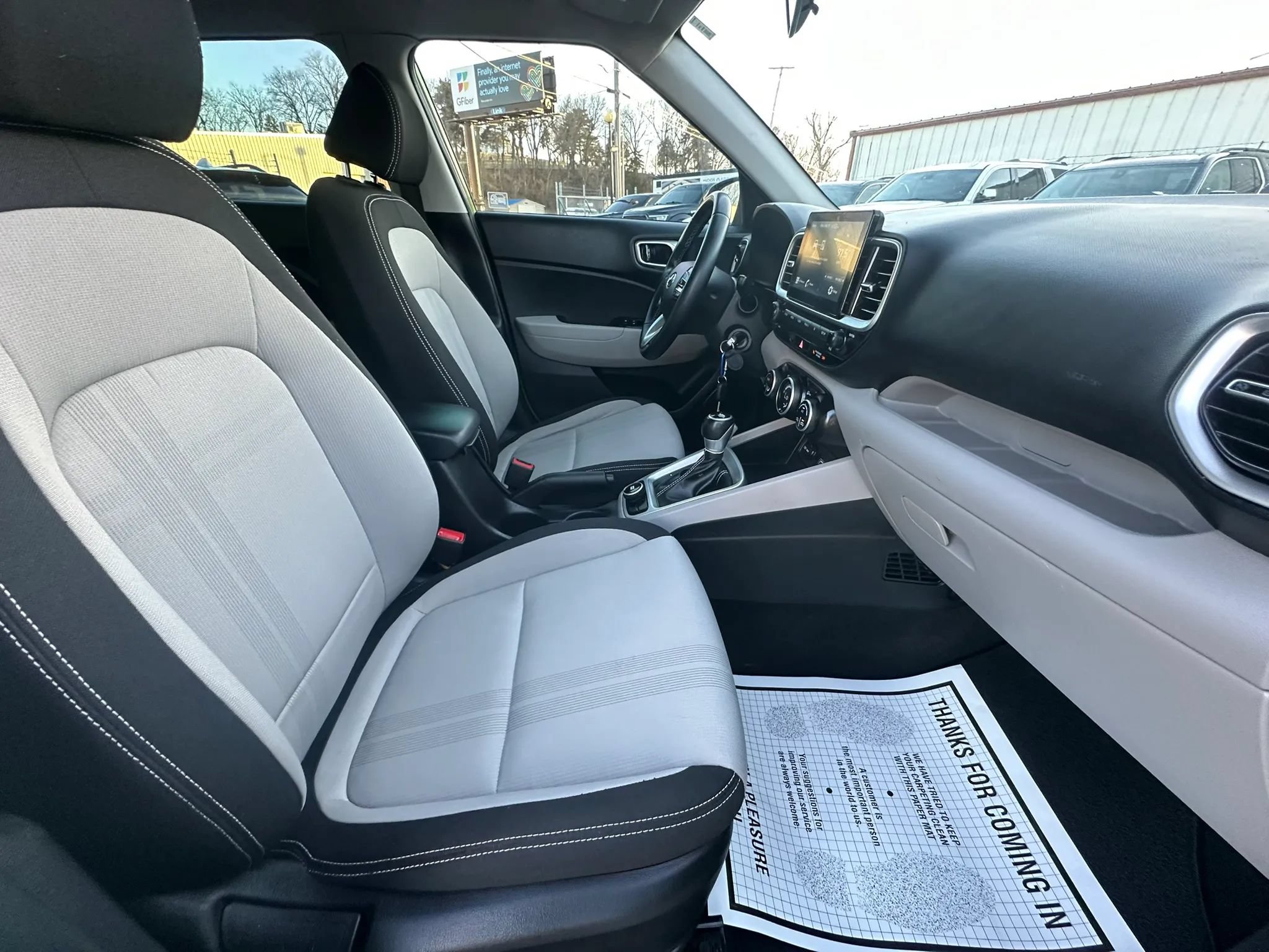 Used 2021 Hyundai Venue SEL FWD image 13