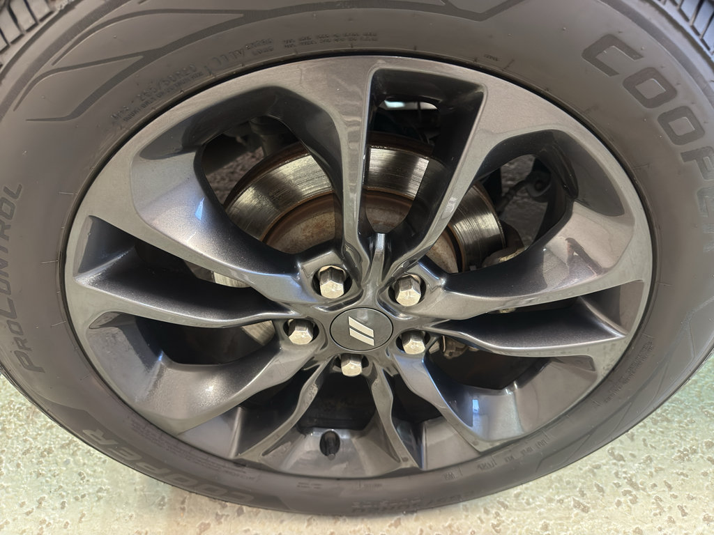Used 2021 Dodge Durango R/T w/ Blacktop Package AWD/4WD image 38