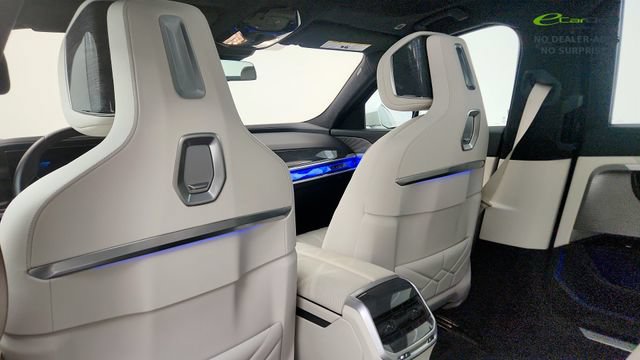 Used 2023 BMW i7 xDrive60 AWD/4WD image 45