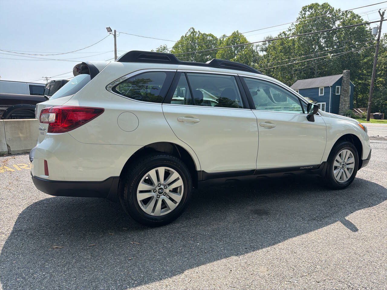 Used 2017 Subaru Outback 2.5i AWD/4WD image 11