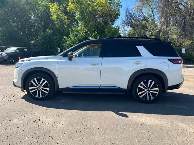 Used 2023 Nissan Pathfinder Platinum w/ Lighting Package (N93) FWD image 2