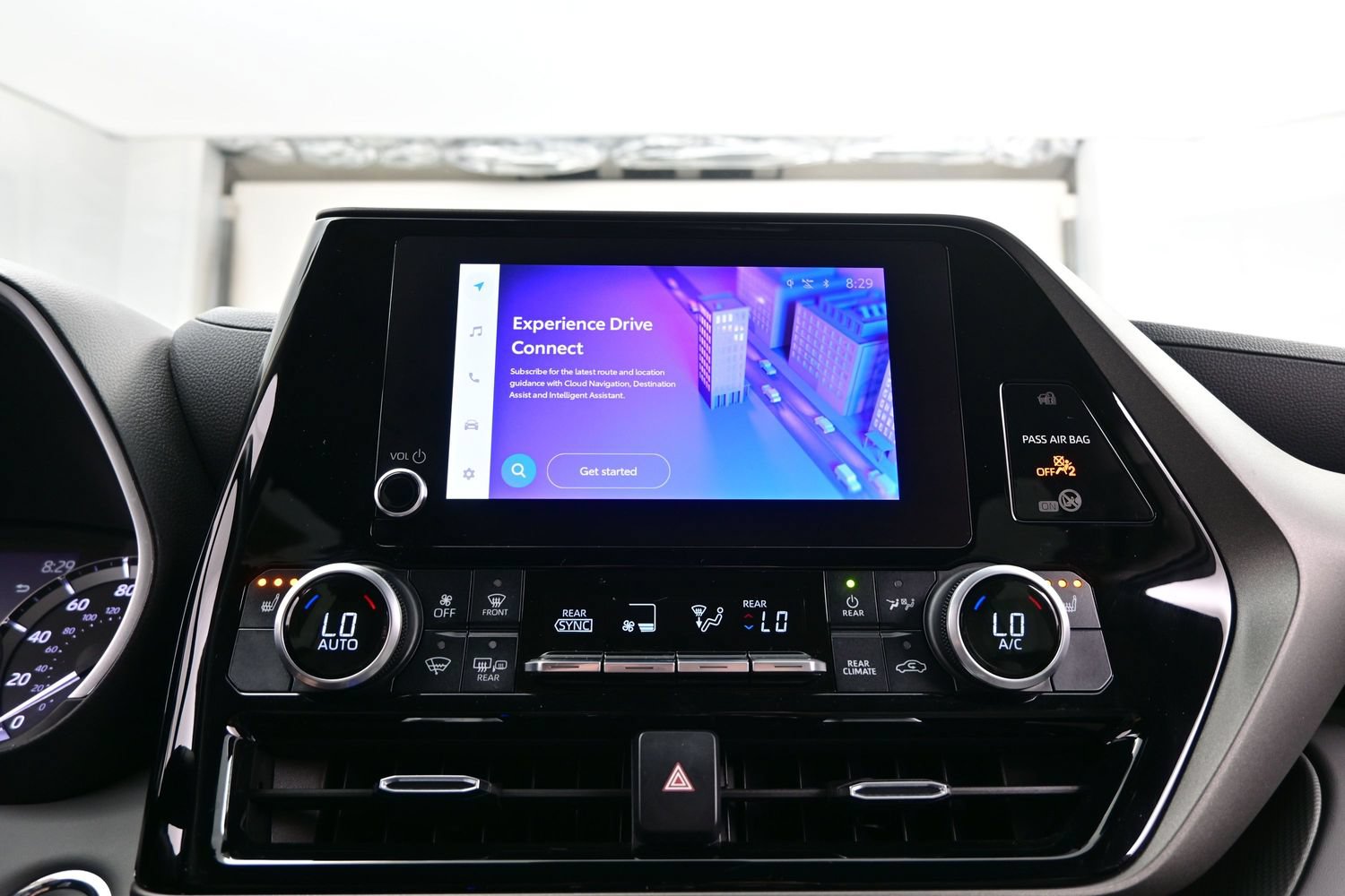 Used 2023 Toyota Highlander XLE AWD/4WD image 21