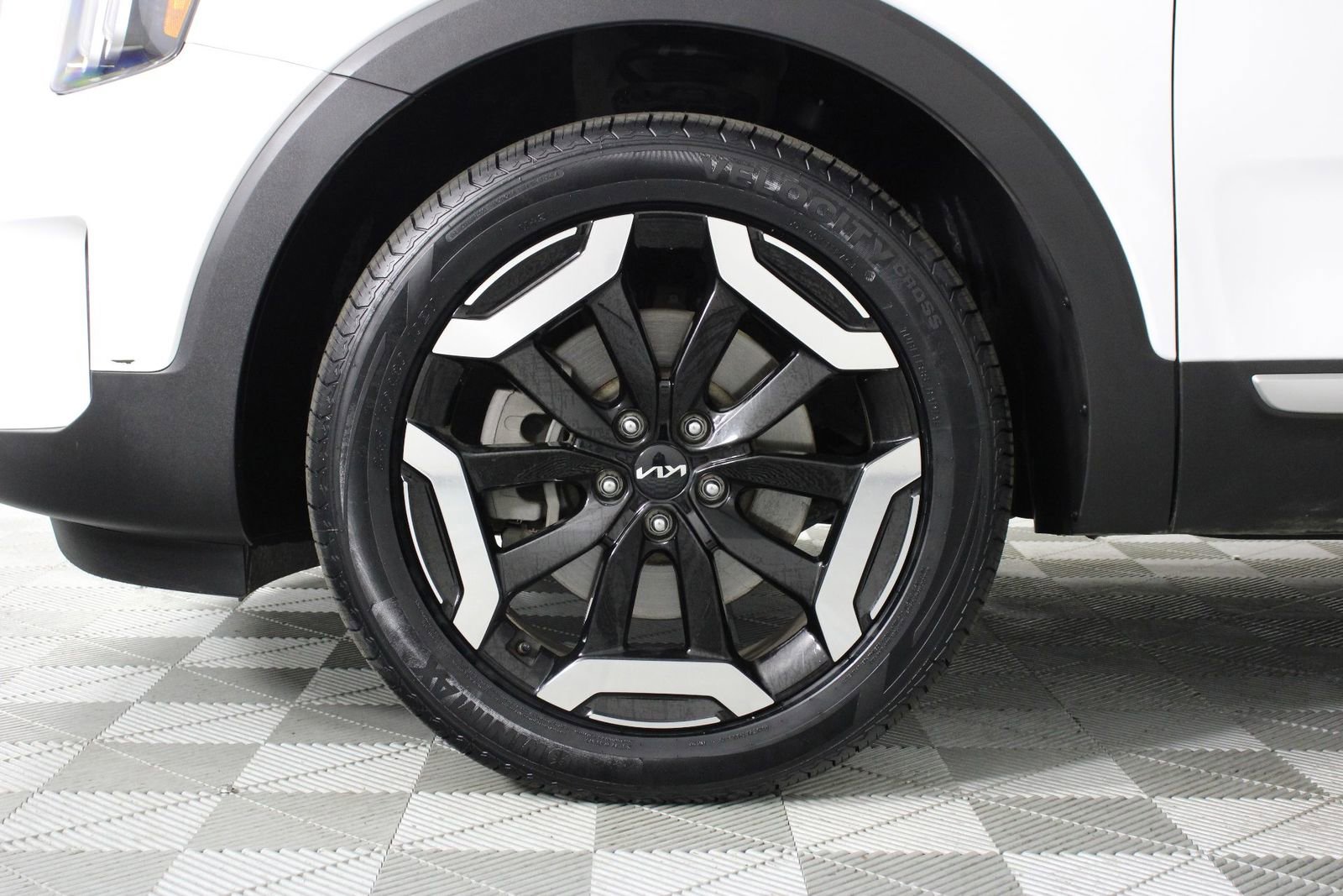 Used 2023 Kia Telluride S image 26