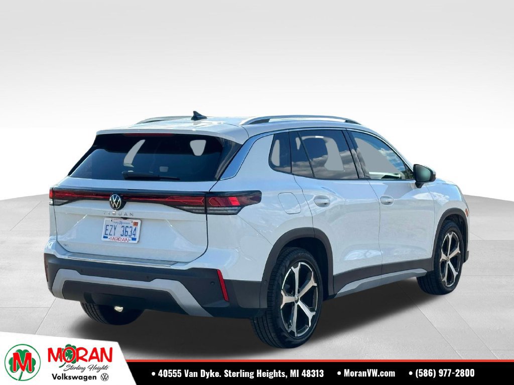 Certified 2026 Volkswagen Tiguan SE w/ Panoramic Sunroof Package FWD image 4