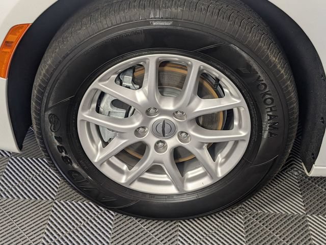 Used 2025 Chrysler Pacifica Select FWD image 8