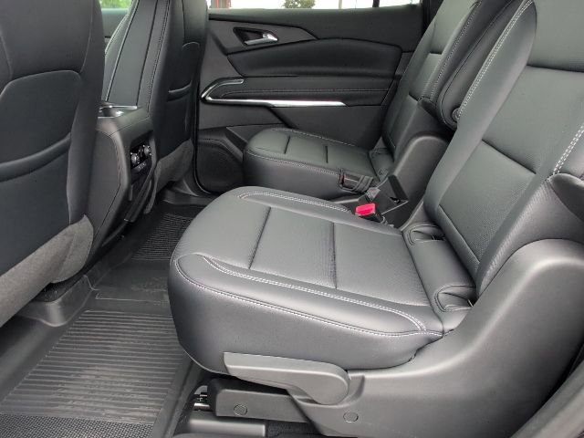 New 2026 Chevrolet Traverse LT w/ Midnight/Sport Edition FWD image 7