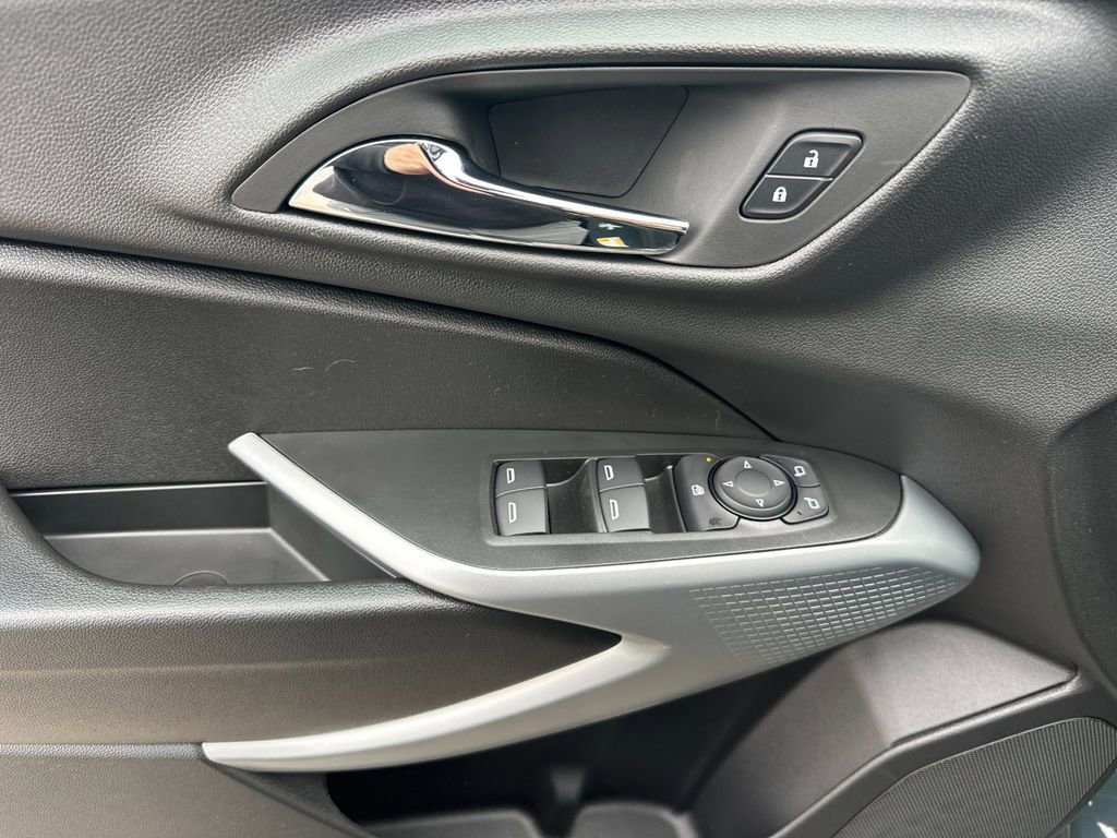 New 2026 Chevrolet Trax LS w/ LS Convenience Package image 10