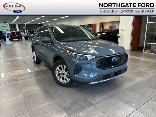 Used 2023 Ford Escape Active w/ Tech Pack #2 AWD/4WD image 1
