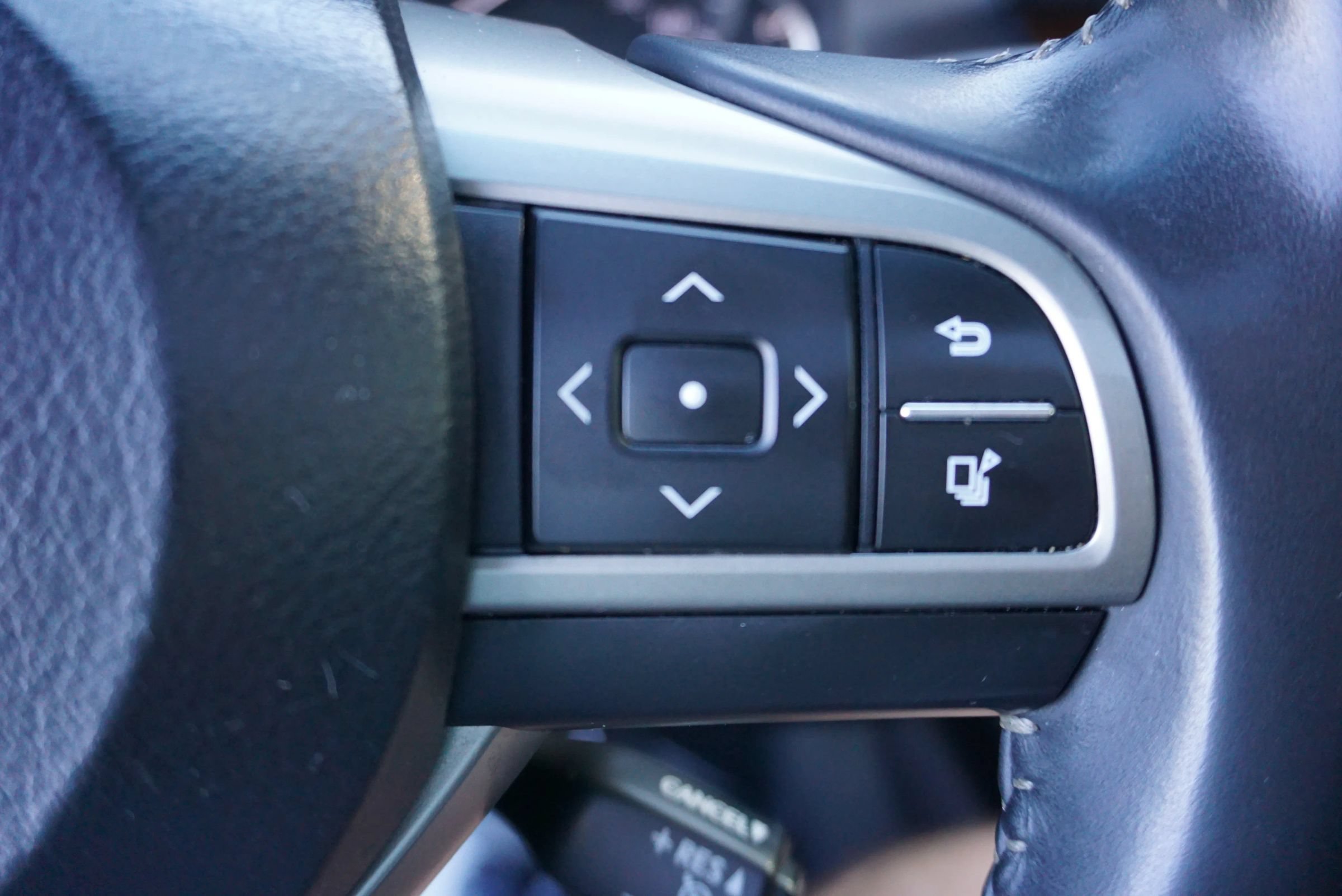 Used 2016 Lexus ES 350 w/ Premium Package w/Wood Trim FWD image 29