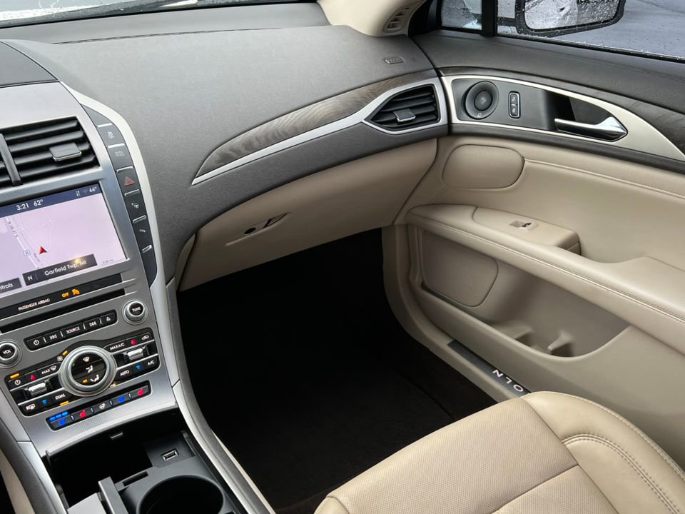 Used 2020 Lincoln MKZ Reserve w/ Monochromatic Package AWD/4WD image 30