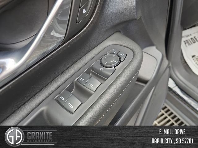 Used 2024 GMC Terrain SLE image 11