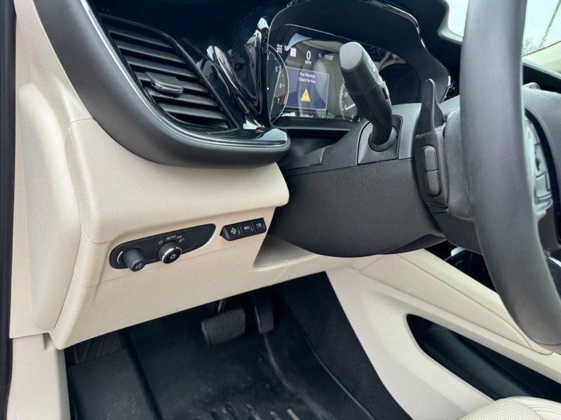 Used 2022 Buick Envision Essence w/ Technology Package I AWD/4WD image 14