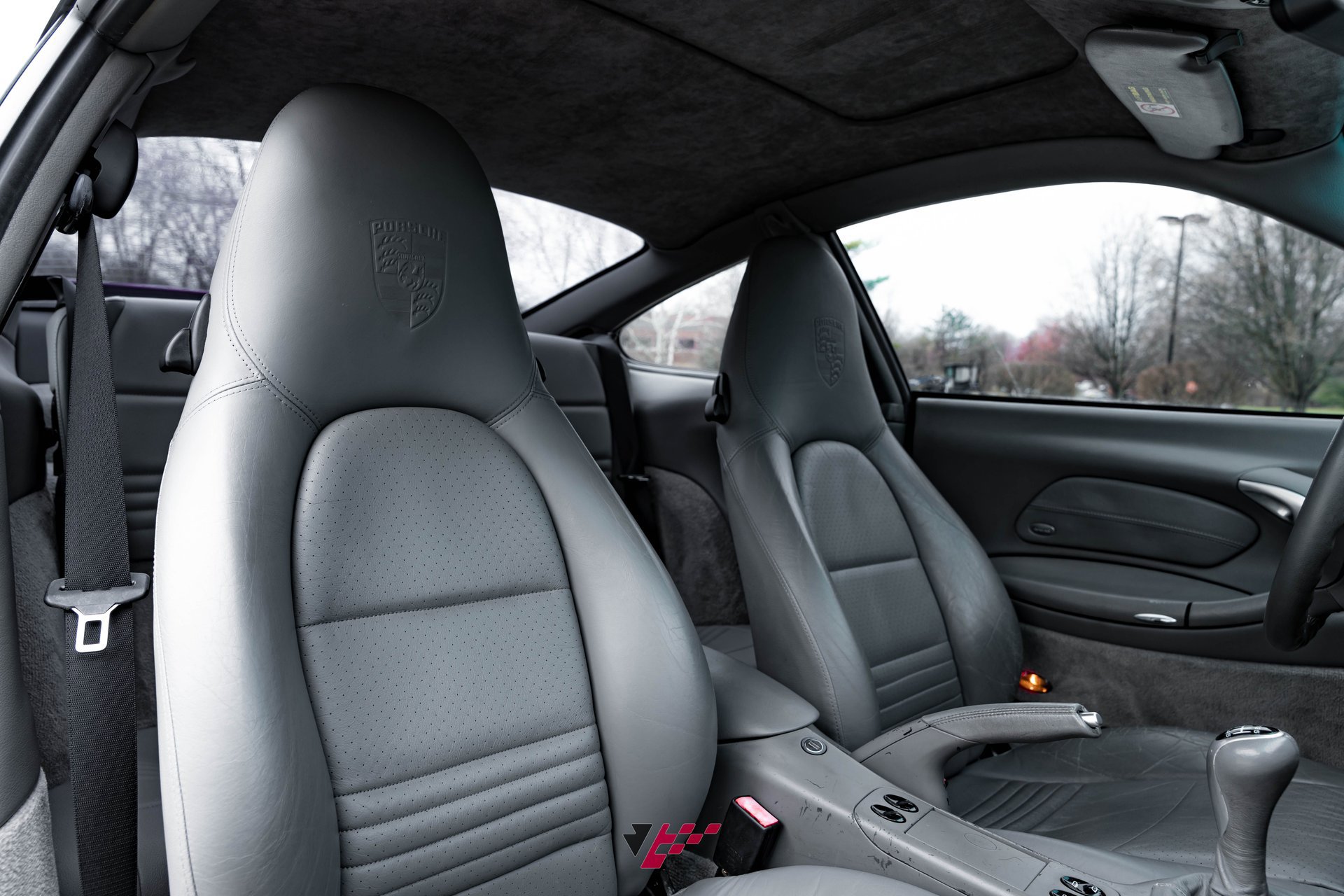 Used 2000 Porsche 911 Carrera 4 image 2