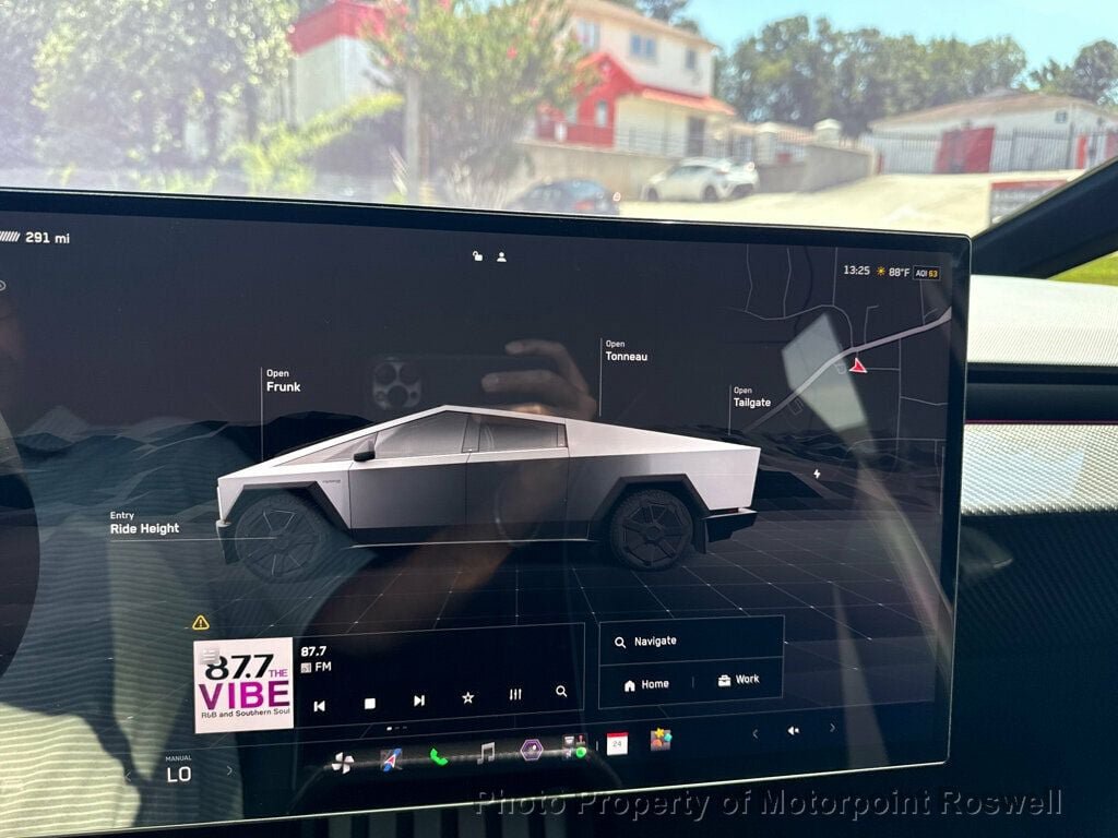 Used 2024 Tesla Cybertruck AWD Crew Cab image 25