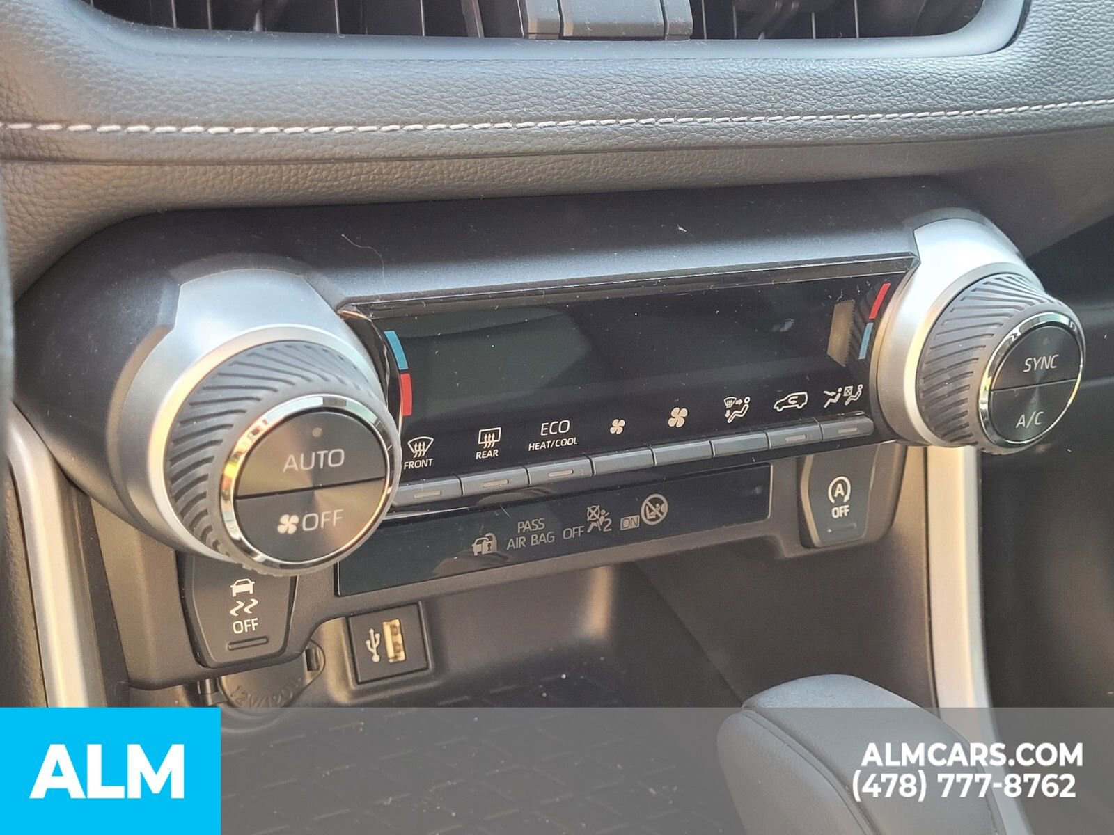 Used 2025 Toyota RAV4 XLE image 7