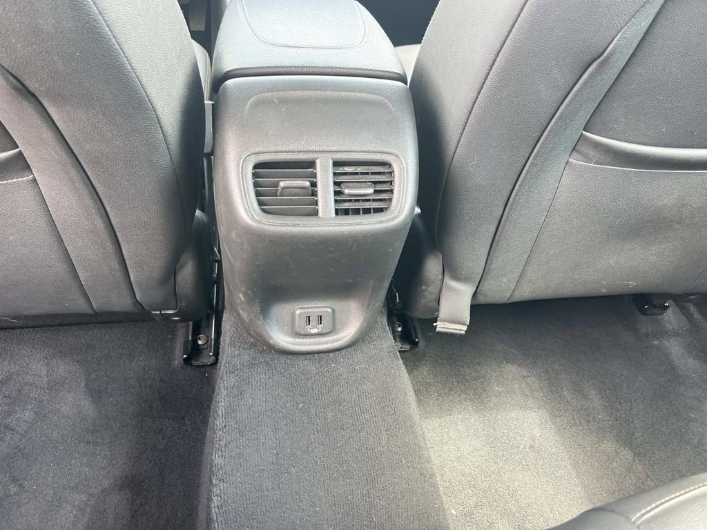 Used 2018 Buick Regal Essence w/ Sights and Sounds Package AWD/4WD image 17