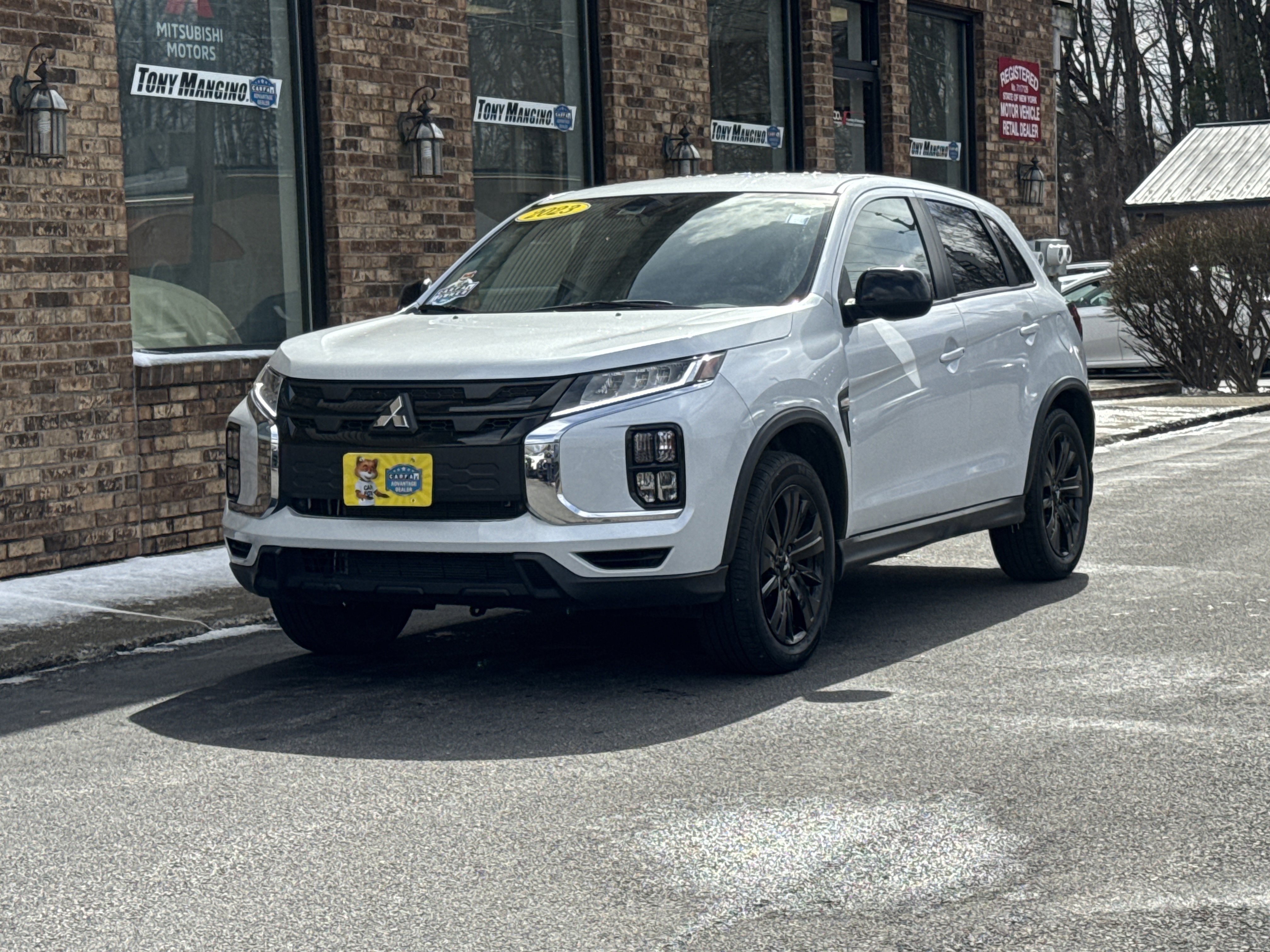 Used 2023 Mitsubishi Outlander Sport LE image 1