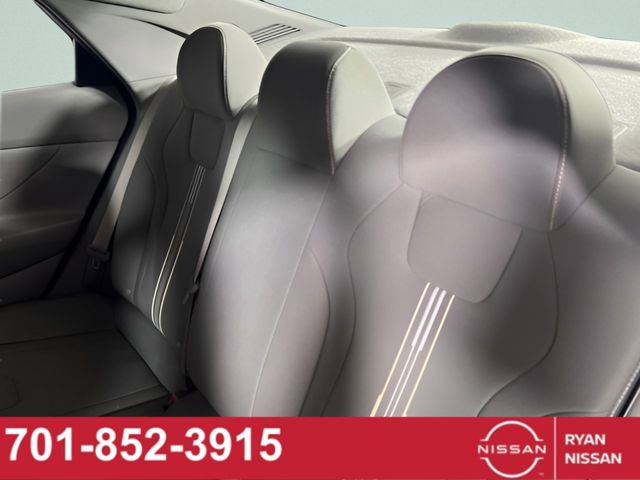 Used 2023 Hyundai Elantra SEL w/ Cargo Package image 32