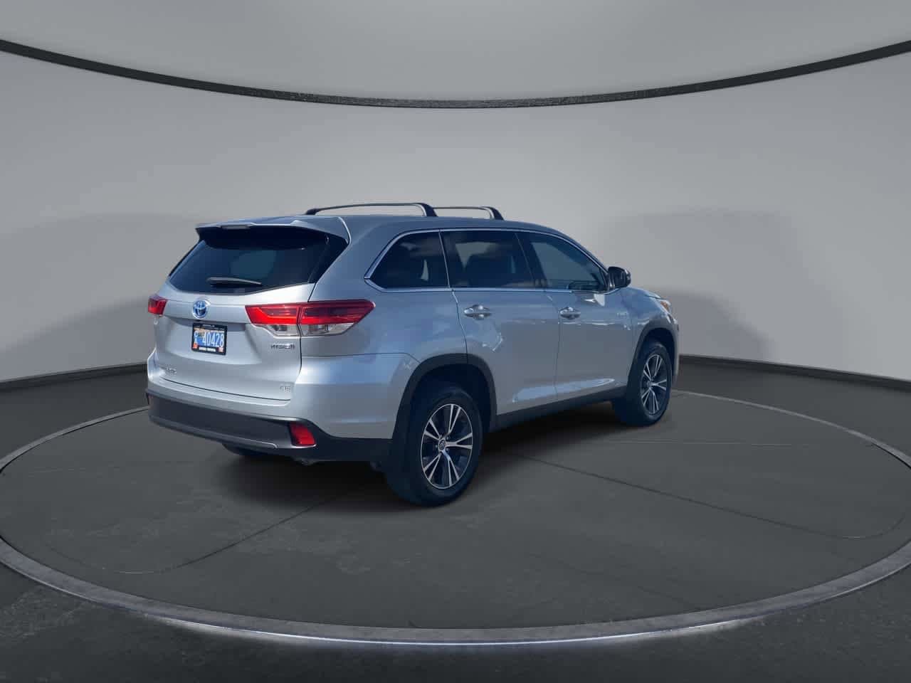 Certified 2019 Toyota Highlander LE AWD/4WD image 9