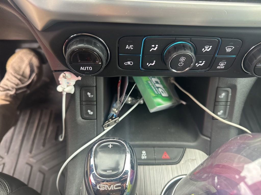 Used 2018 GMC Acadia SLT image 12