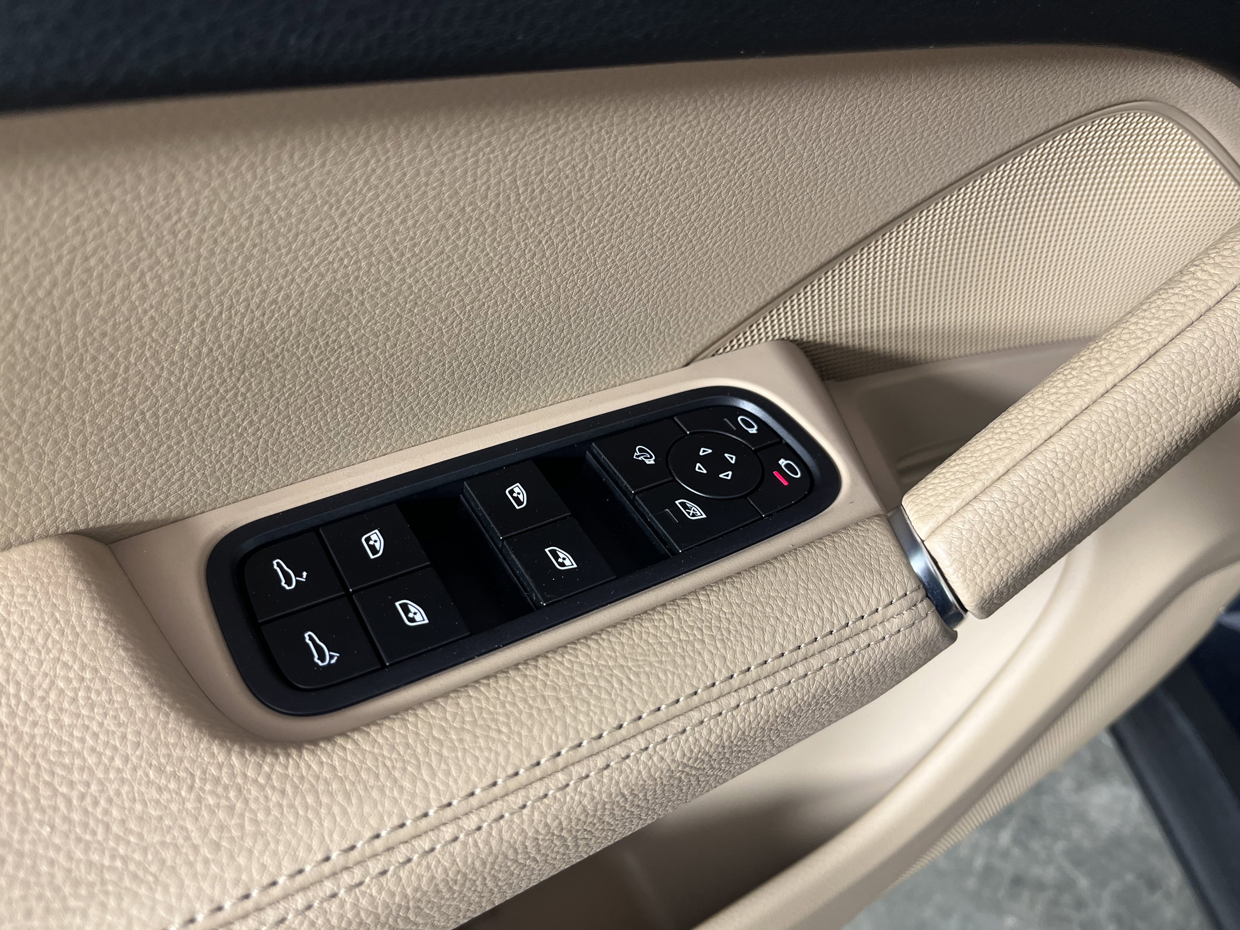 Used 2023 Porsche Cayenne image 19