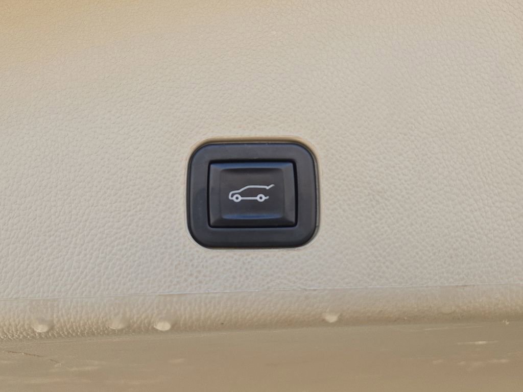 Used 2016 Cadillac SRX Premium w/ LPO, Protection Package image 12