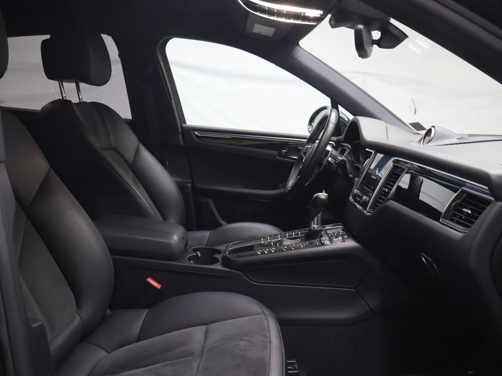 Used 2018 Porsche Macan Sport Edition image 10