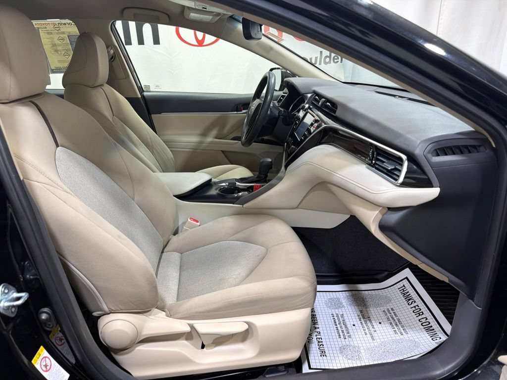 Used 2018 Toyota Camry LE w/ Convenience Package FWD image 10