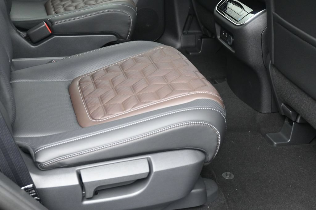 New 2026 Nissan Armada Platinum AWD/4WD image 9