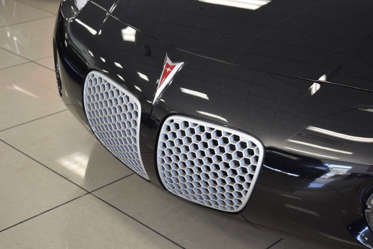 Used 2007 Pontiac Solstice Base 2dr Convertible w/ Premium Package image 10